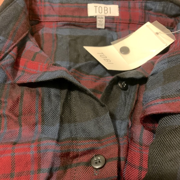 CHIC PLAID COLD SHOULDER TOP in red/black/blue - Picture 6 of 7